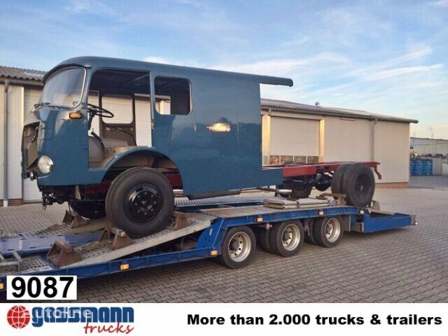 شاحنة نقل السيارات Mercedes-Benz LP710/32, Autotransporter